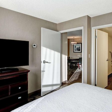 Hampton Inn & Suites By Hilton Calgary-Airport Ngoại thất bức ảnh