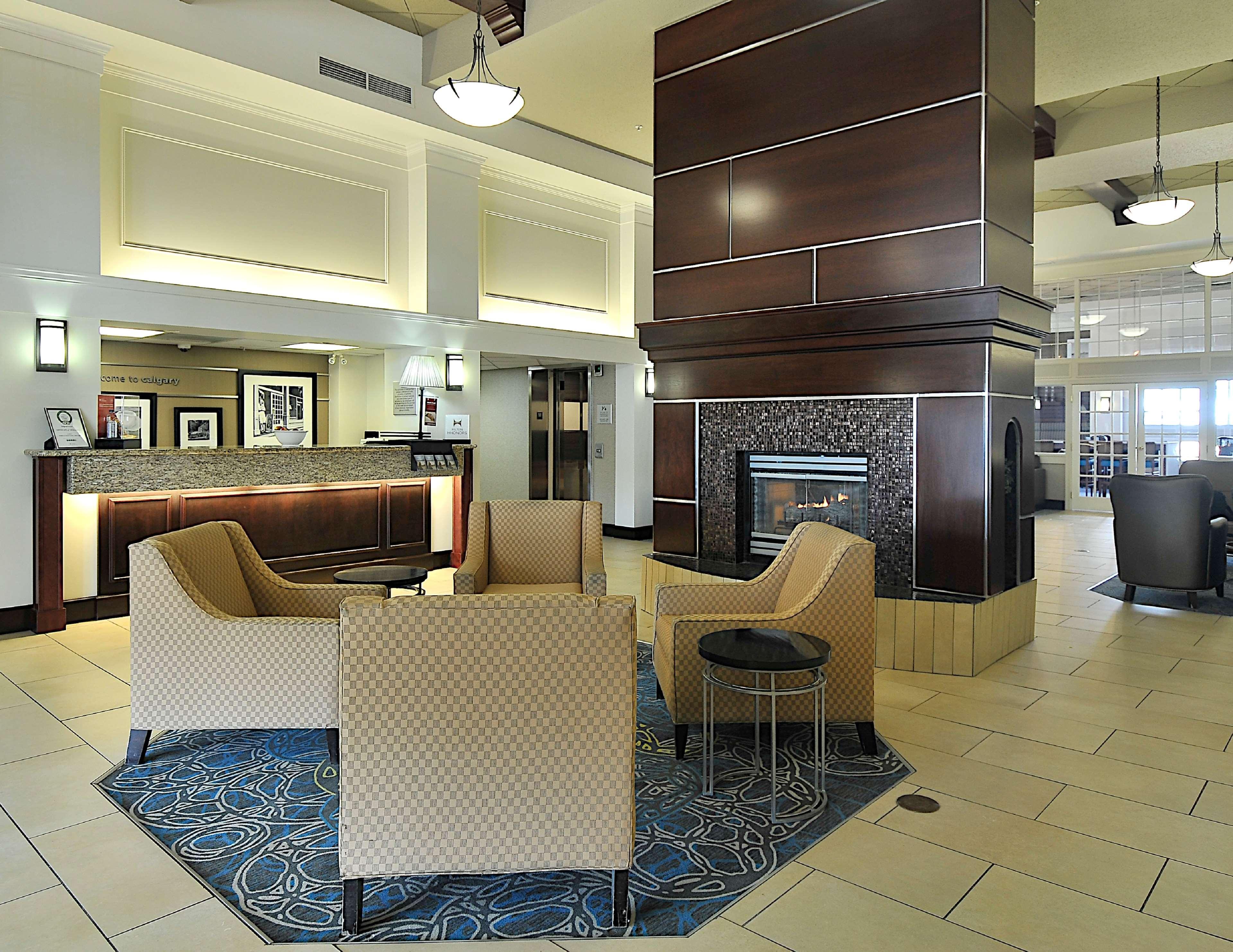 Hampton Inn & Suites By Hilton Calgary-Airport Ngoại thất bức ảnh