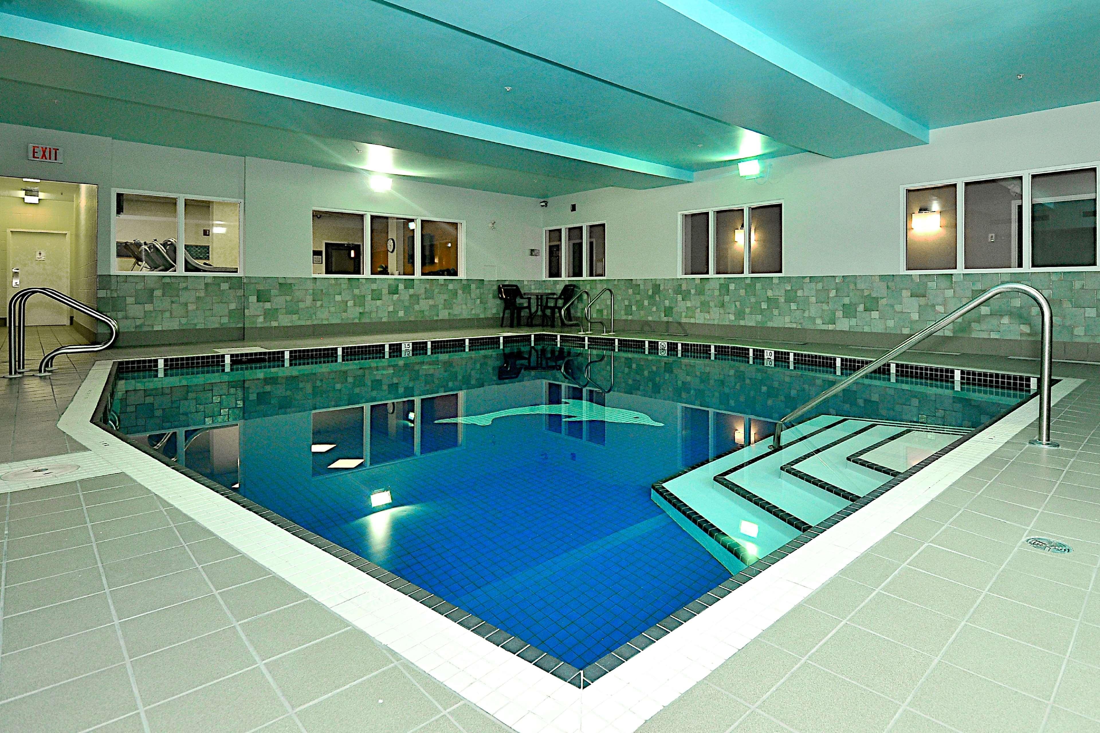 Hampton Inn & Suites By Hilton Calgary-Airport Ngoại thất bức ảnh