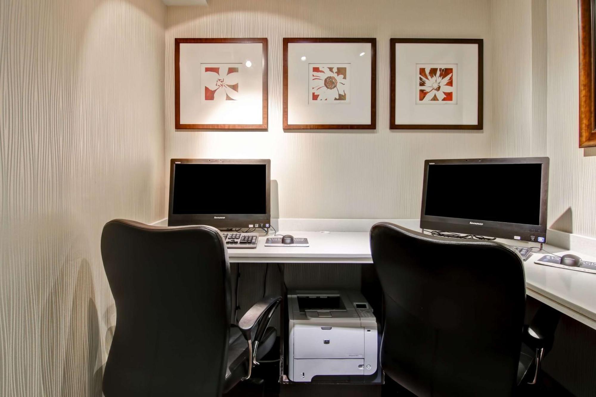 Hampton Inn & Suites By Hilton Calgary-Airport Ngoại thất bức ảnh
