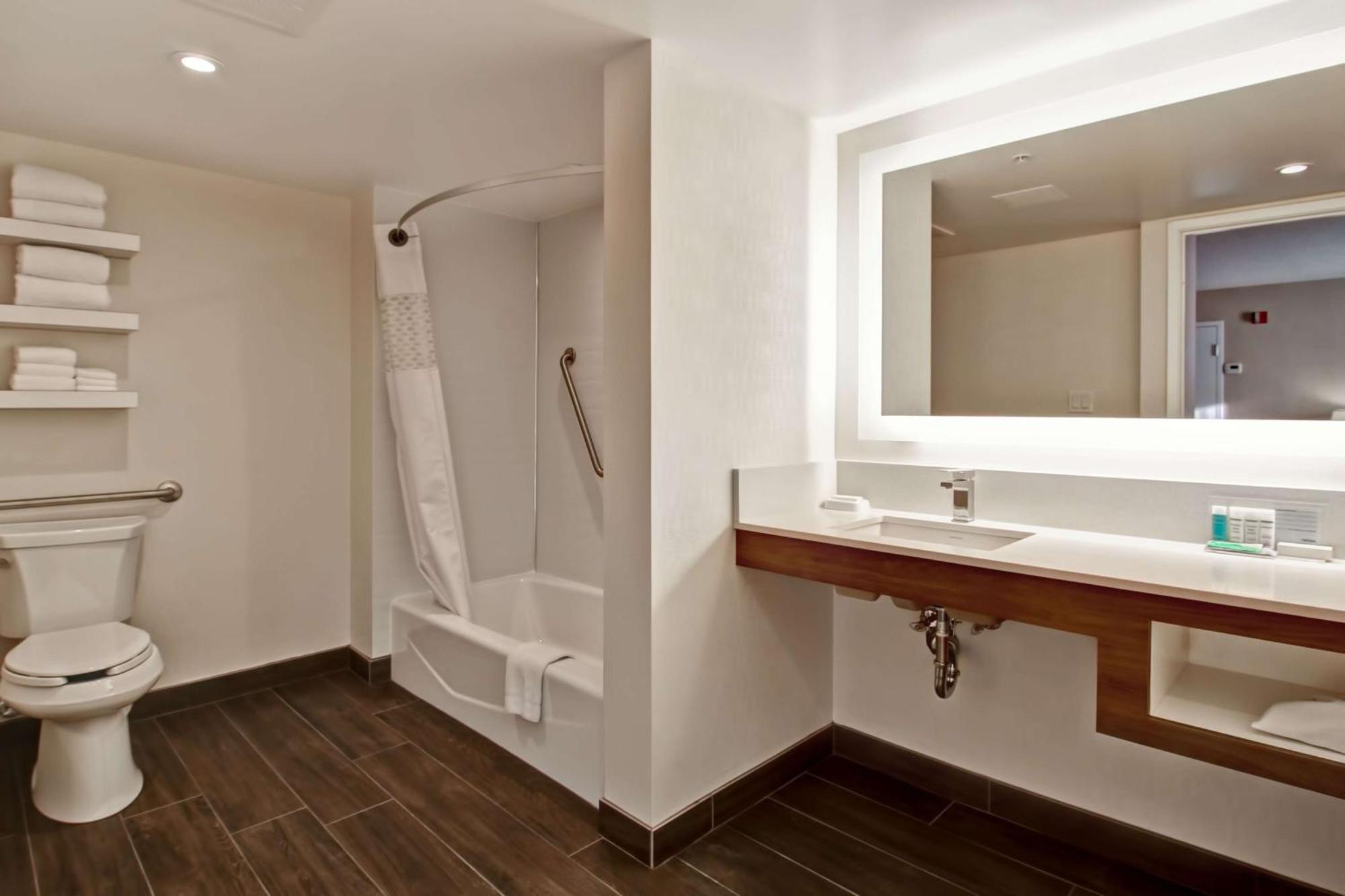 Hampton Inn & Suites By Hilton Calgary-Airport Ngoại thất bức ảnh
