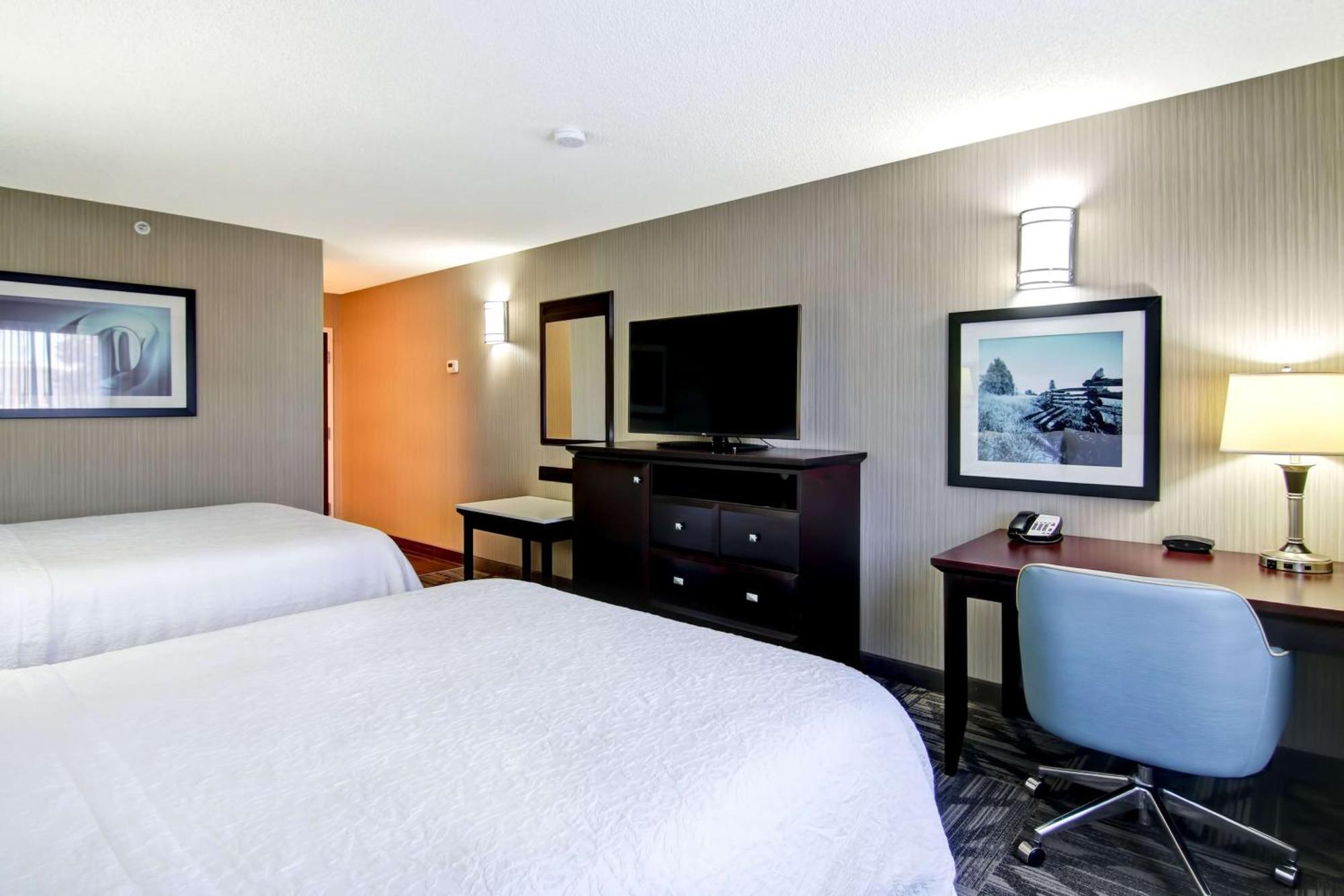 Hampton Inn & Suites By Hilton Calgary-Airport Ngoại thất bức ảnh