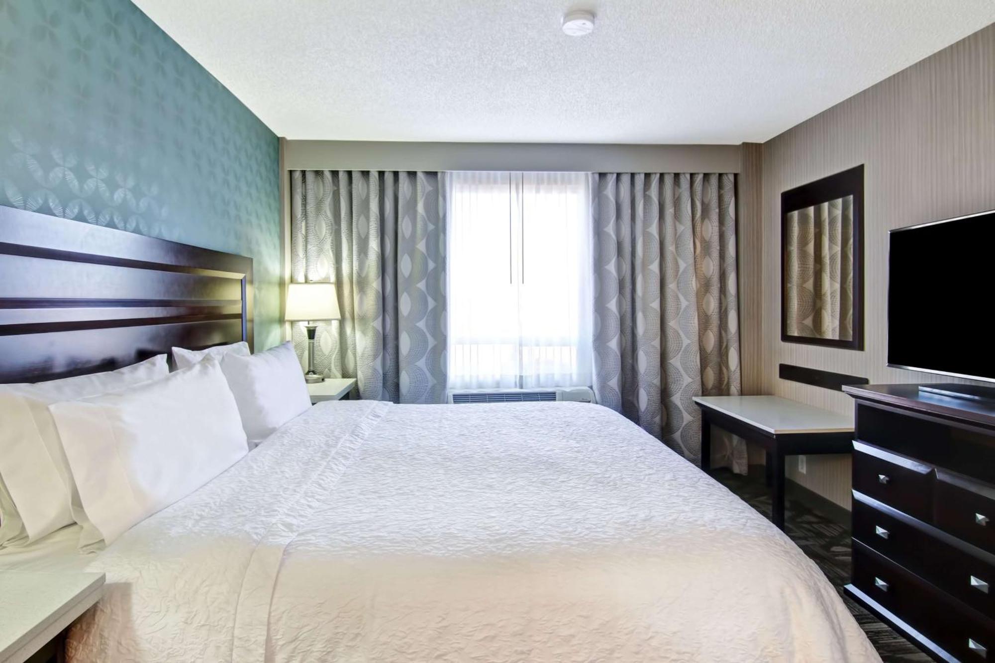 Hampton Inn & Suites By Hilton Calgary-Airport Ngoại thất bức ảnh