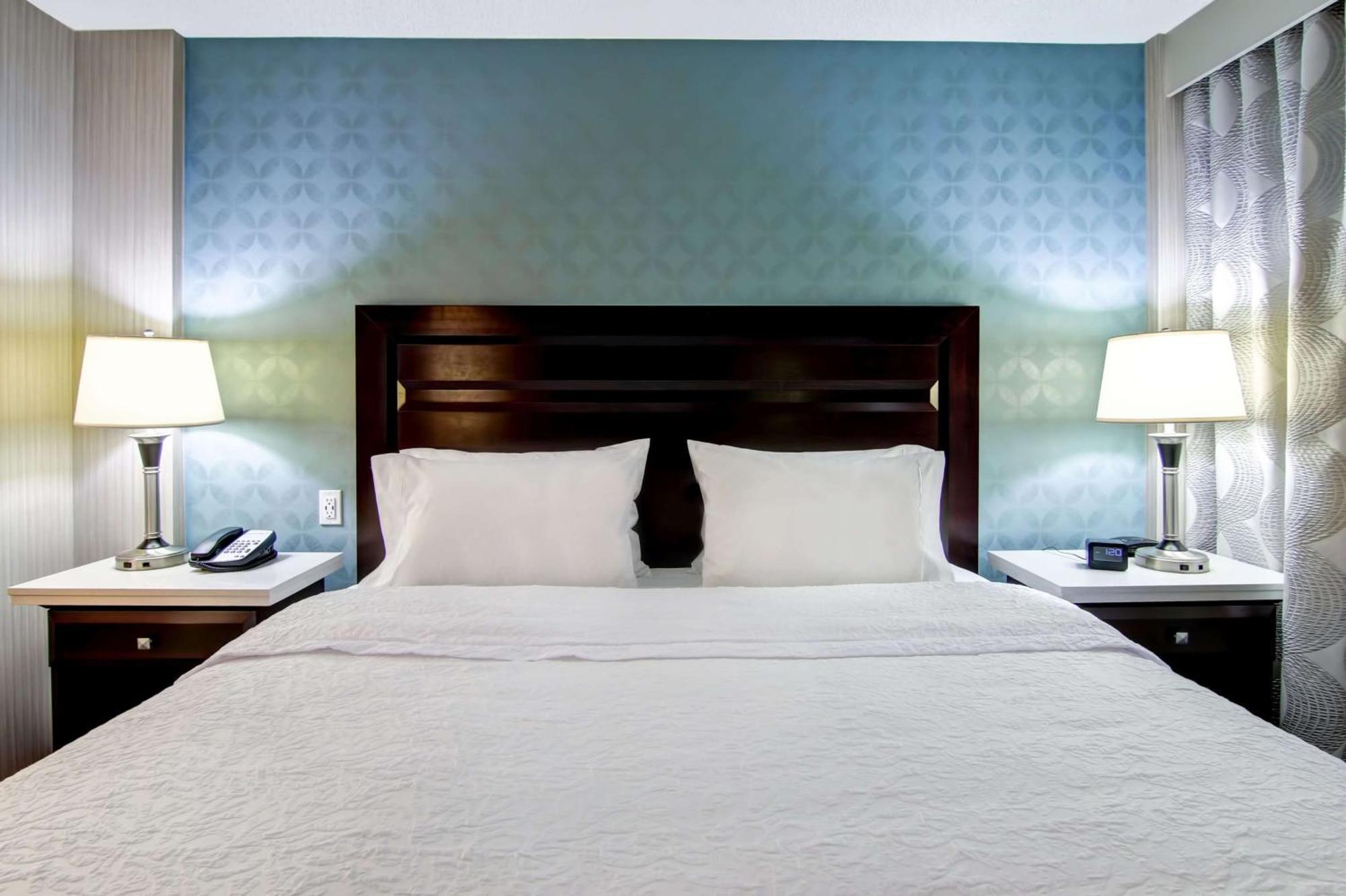 Hampton Inn & Suites By Hilton Calgary-Airport Ngoại thất bức ảnh