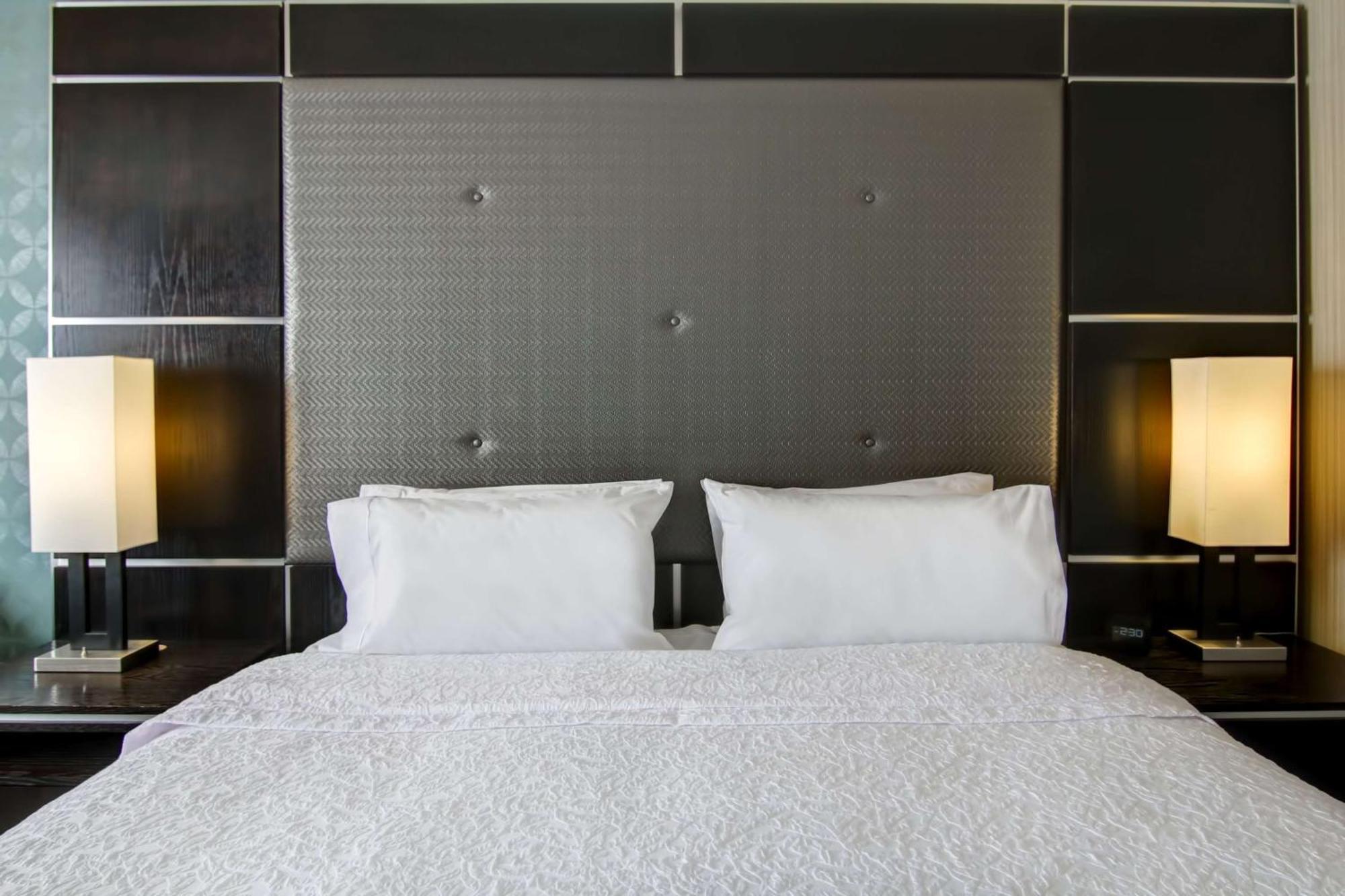 Hampton Inn & Suites By Hilton Calgary-Airport Ngoại thất bức ảnh