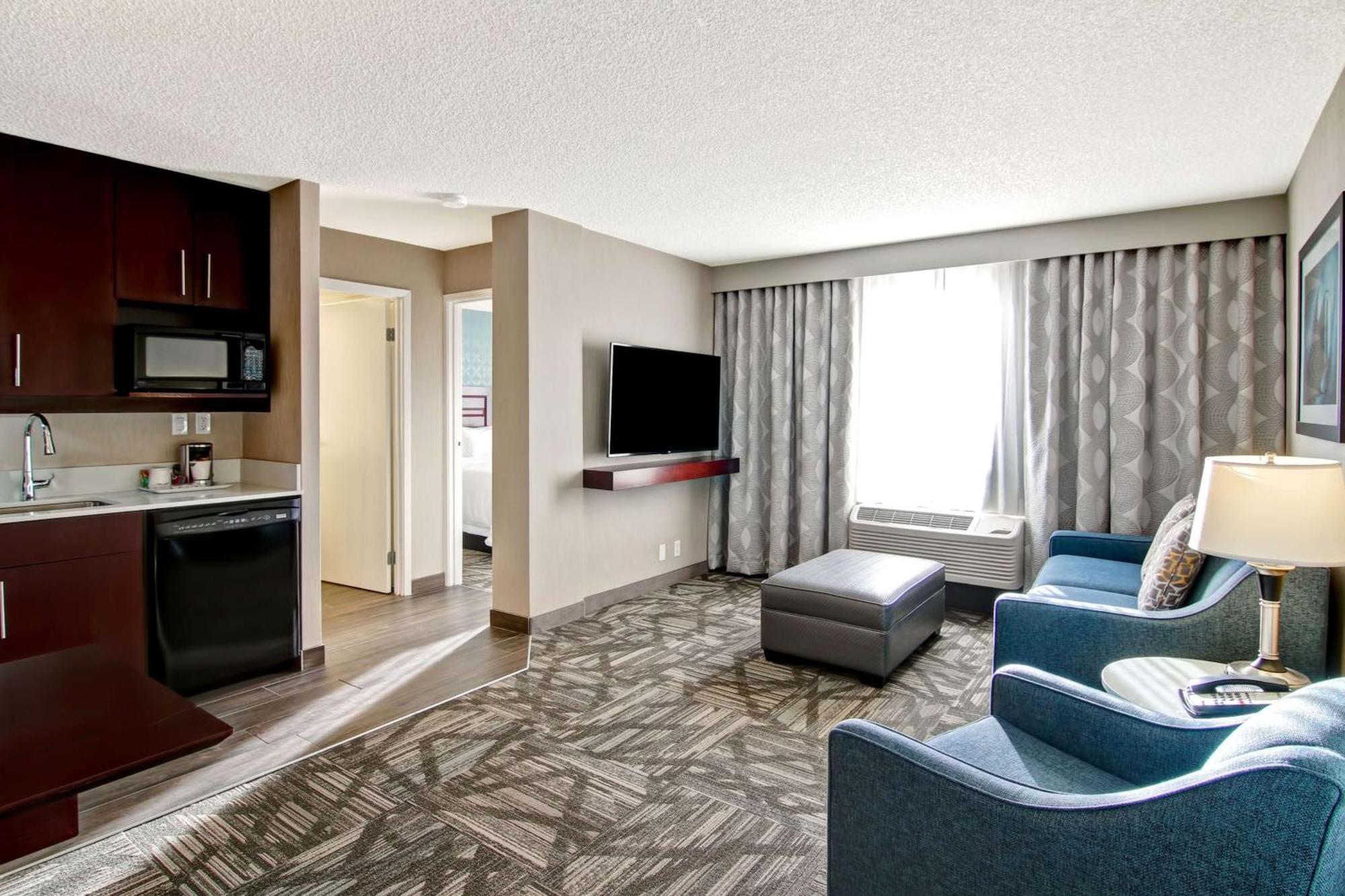 Hampton Inn & Suites By Hilton Calgary-Airport Ngoại thất bức ảnh