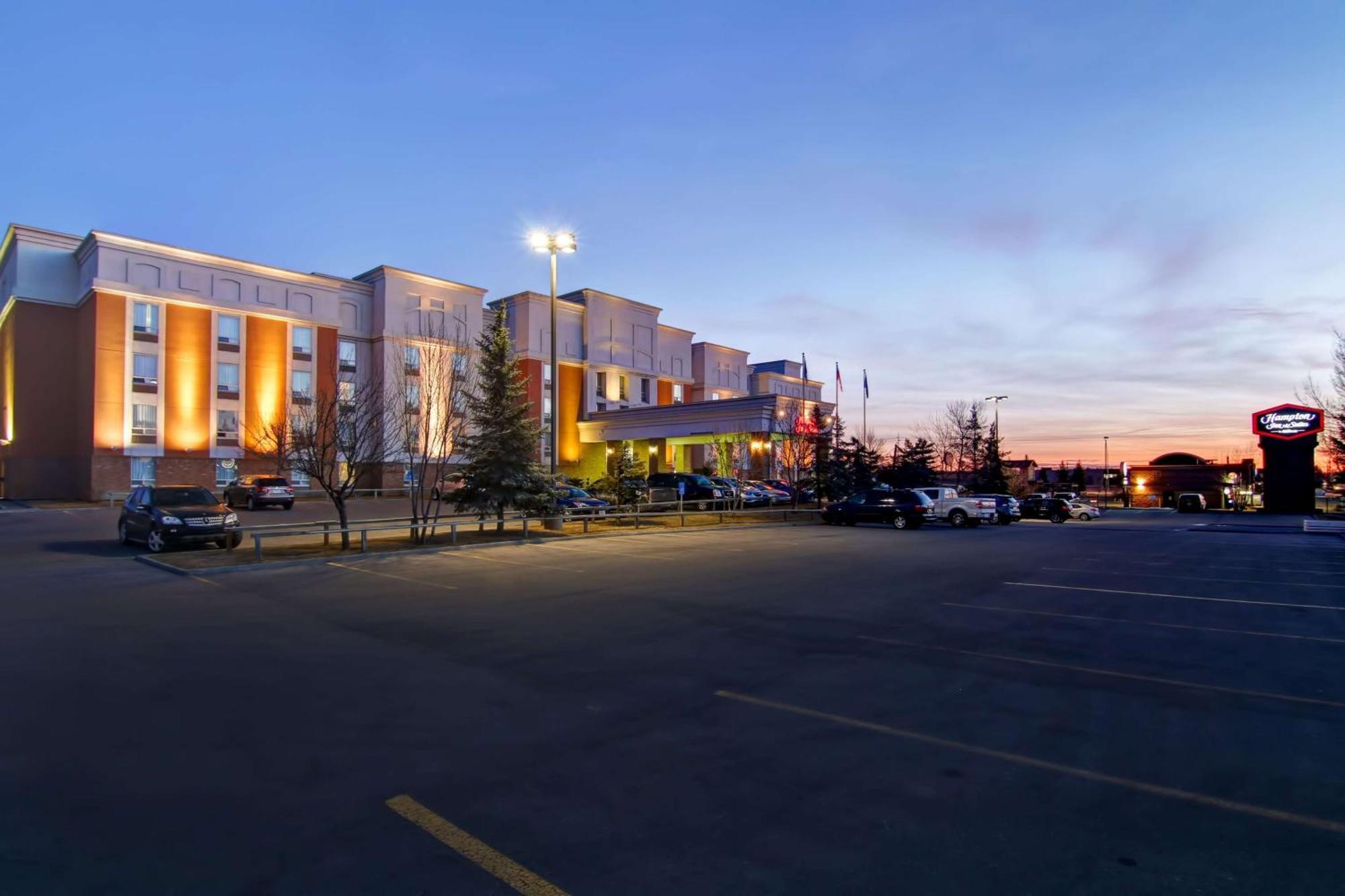 Hampton Inn & Suites By Hilton Calgary-Airport Ngoại thất bức ảnh