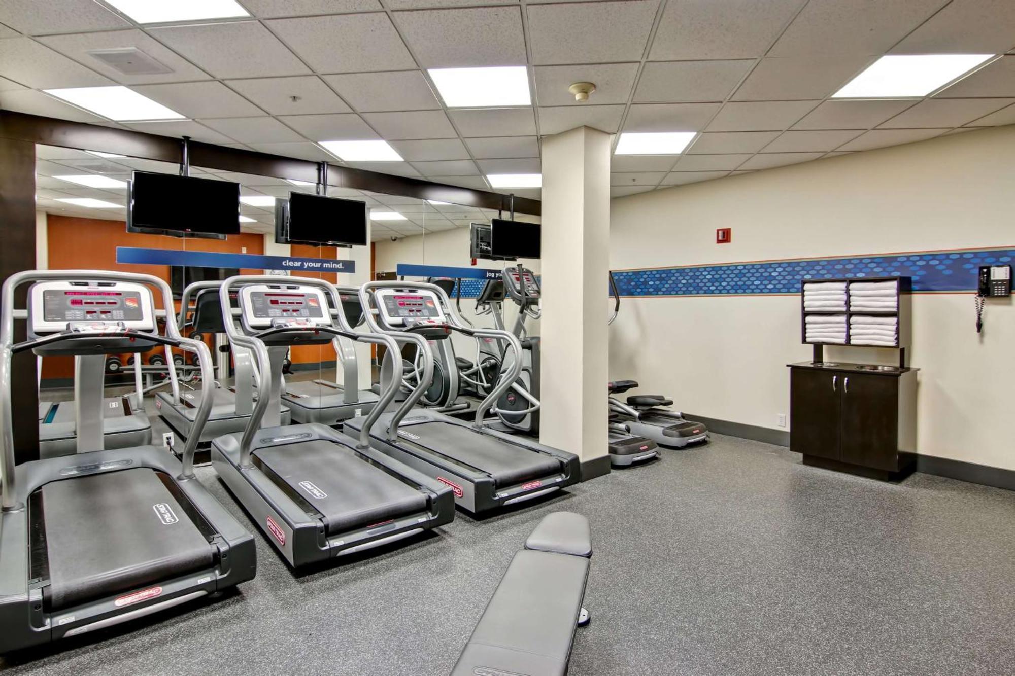 Hampton Inn & Suites By Hilton Calgary-Airport Ngoại thất bức ảnh