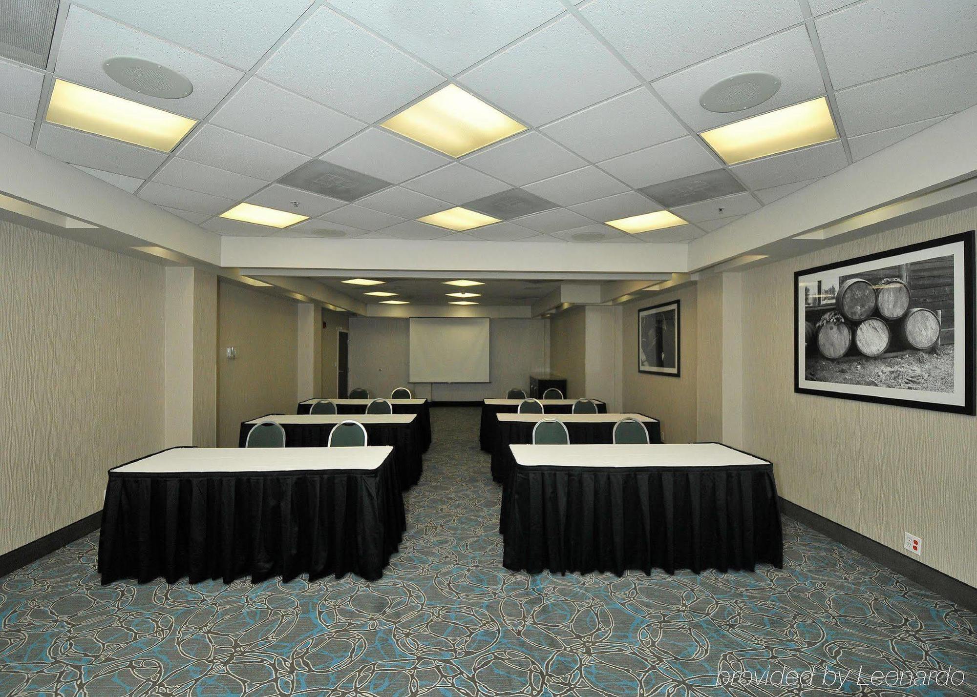 Hampton Inn & Suites By Hilton Calgary-Airport Ngoại thất bức ảnh