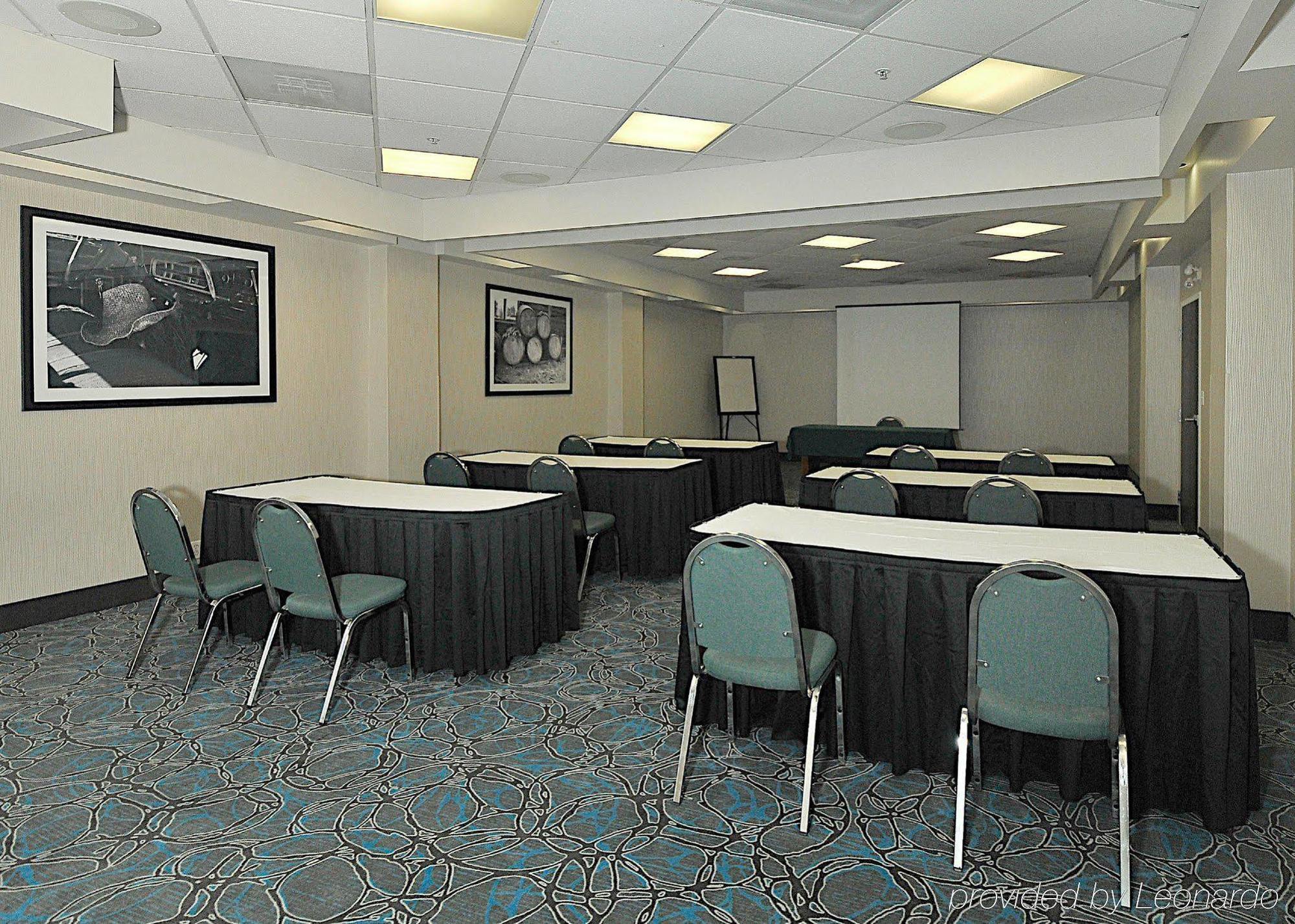 Hampton Inn & Suites By Hilton Calgary-Airport Ngoại thất bức ảnh