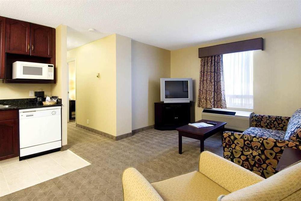 Hampton Inn & Suites By Hilton Calgary-Airport Phòng bức ảnh
