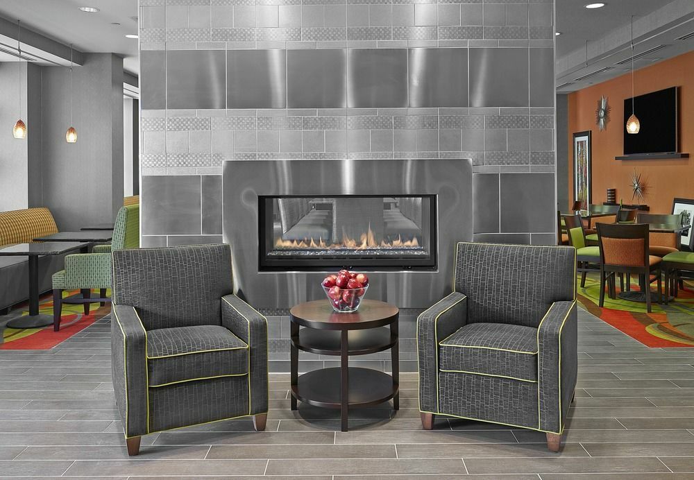 Hampton Inn & Suites By Hilton Calgary-Airport Ngoại thất bức ảnh